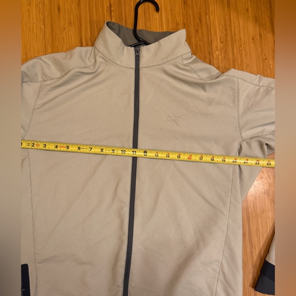 Arc'teryx Men’s Lightweight Jacket Windbreaker - Picture 9 of 12